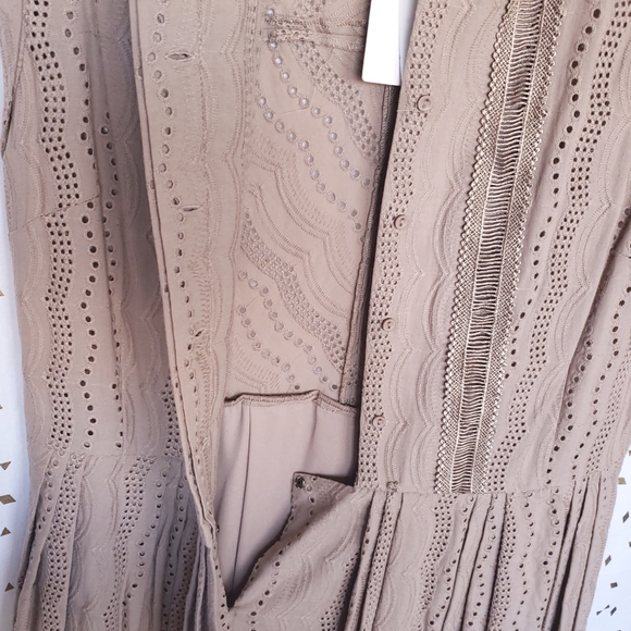 Dress - Picture 8 of 9